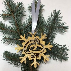 NWT Glitter Gold Married 2019 Christmas Ornament